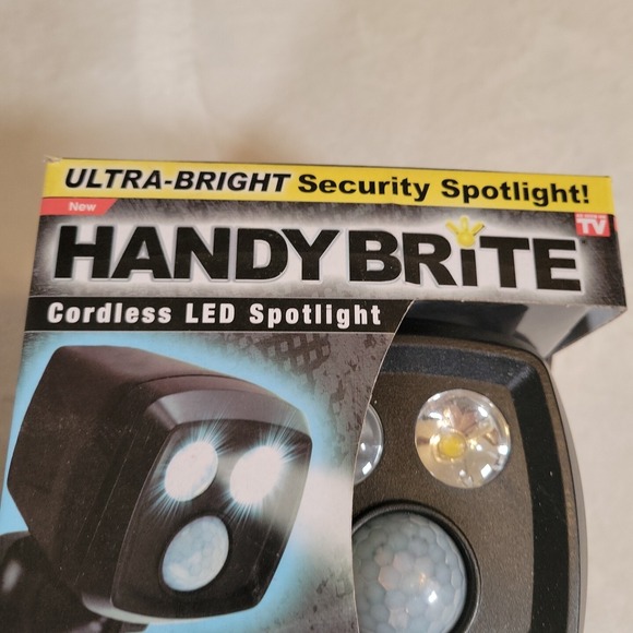 Handy Brite Cordless LED Spotlights 500 Ulta-Bright Lumens Battery Powered 2pk - Picture 2 of 8